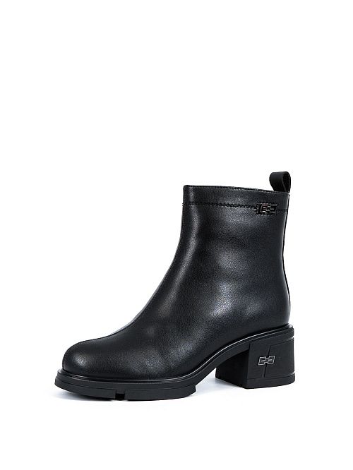 U510-010 Ботинки женские черный Baden 