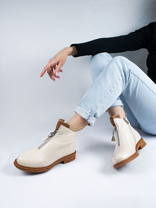 V220-N309-19 Ботинки женские 365 