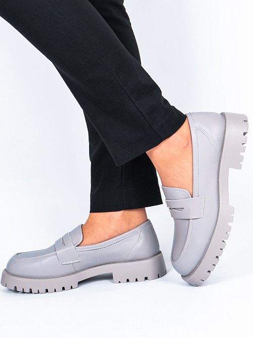 700965-7 Лоферы женские Tofa 